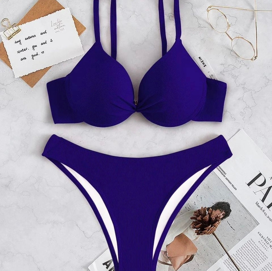 Trendy 2-piece bikini - cup D