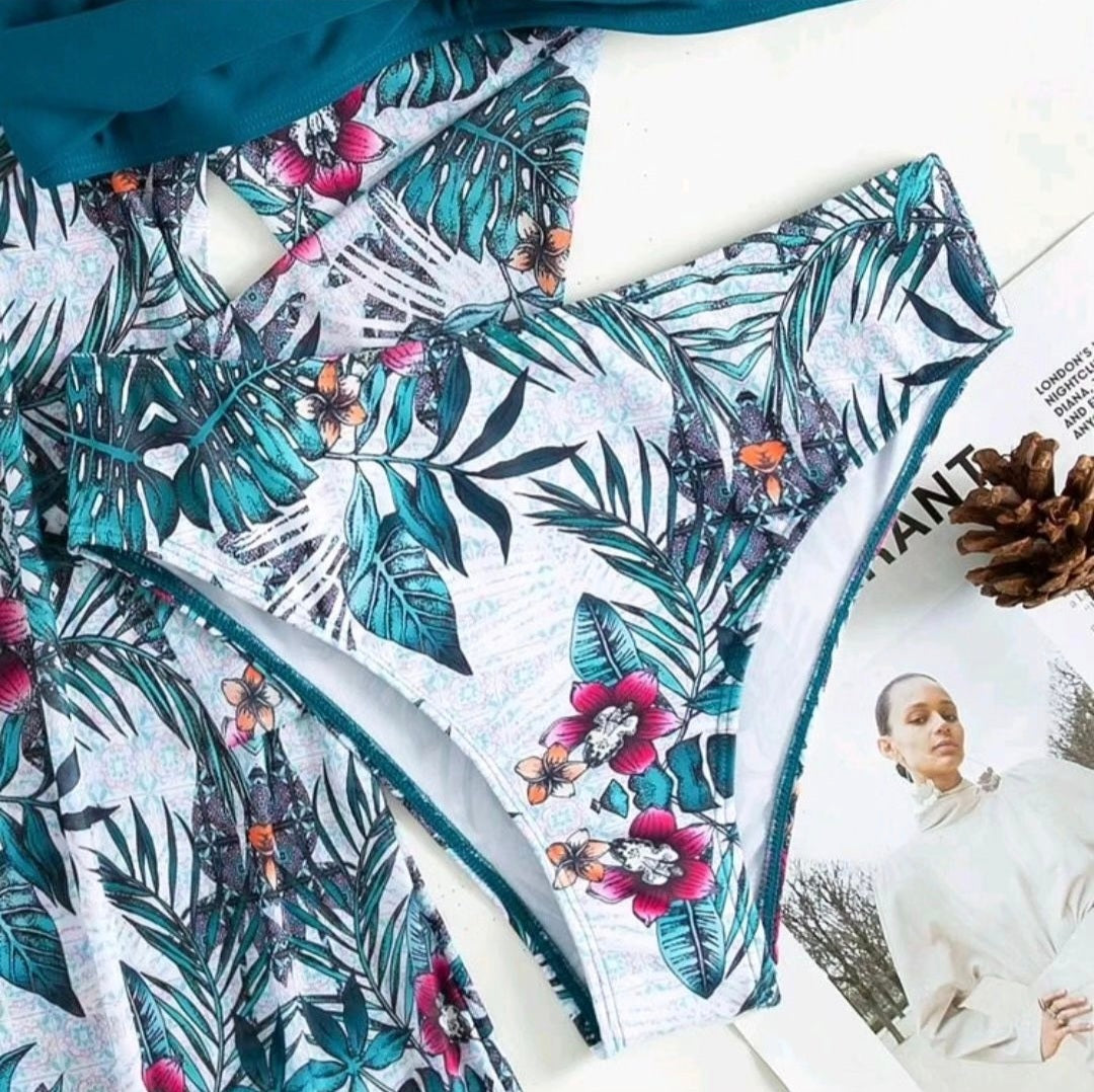Trendy Tropical Bikini - 3 pieces