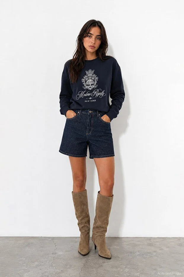 Trendy Embroidered Sweatshirt - Fleece inside