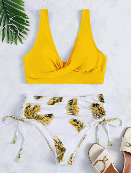 Trendy 2-piece high waisted bikini