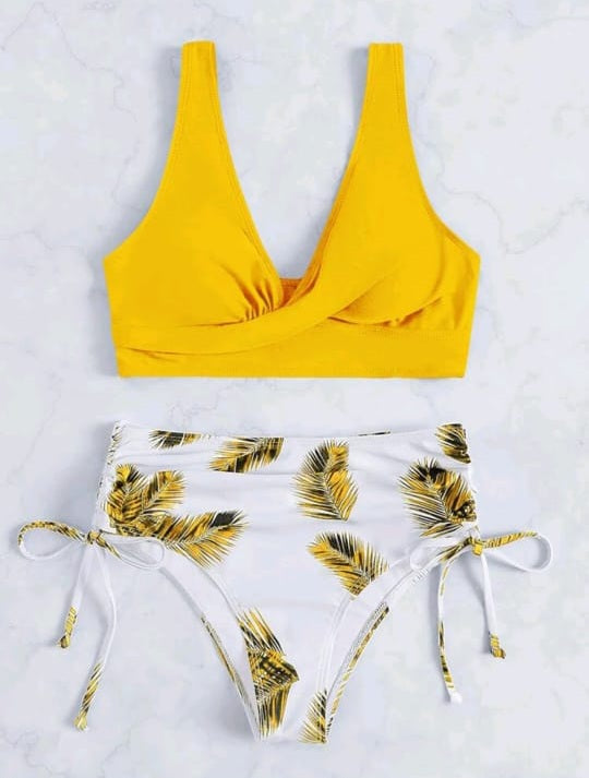 Trendy 2-piece high waisted bikini