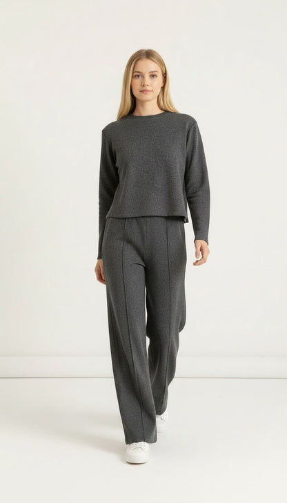 Trendy Sweatsuit - Comfy