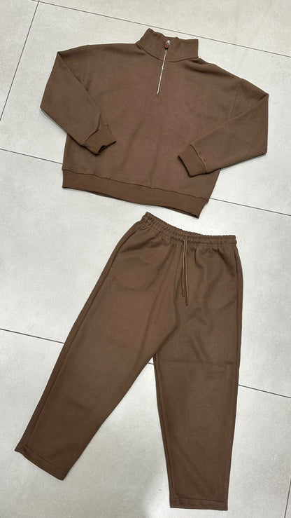 Trendy Sweatsuit - Half Zipper