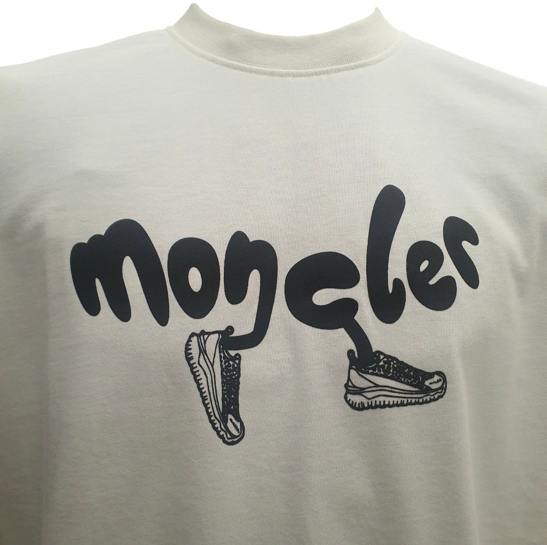 Trendy Moncler T-shirt