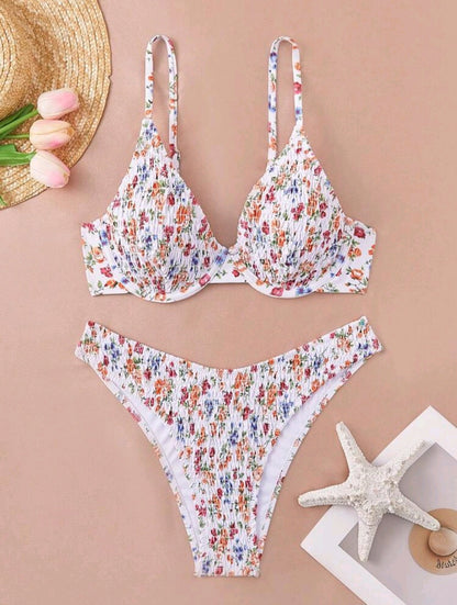 Trendy 2-Piece White Floral Swimwear