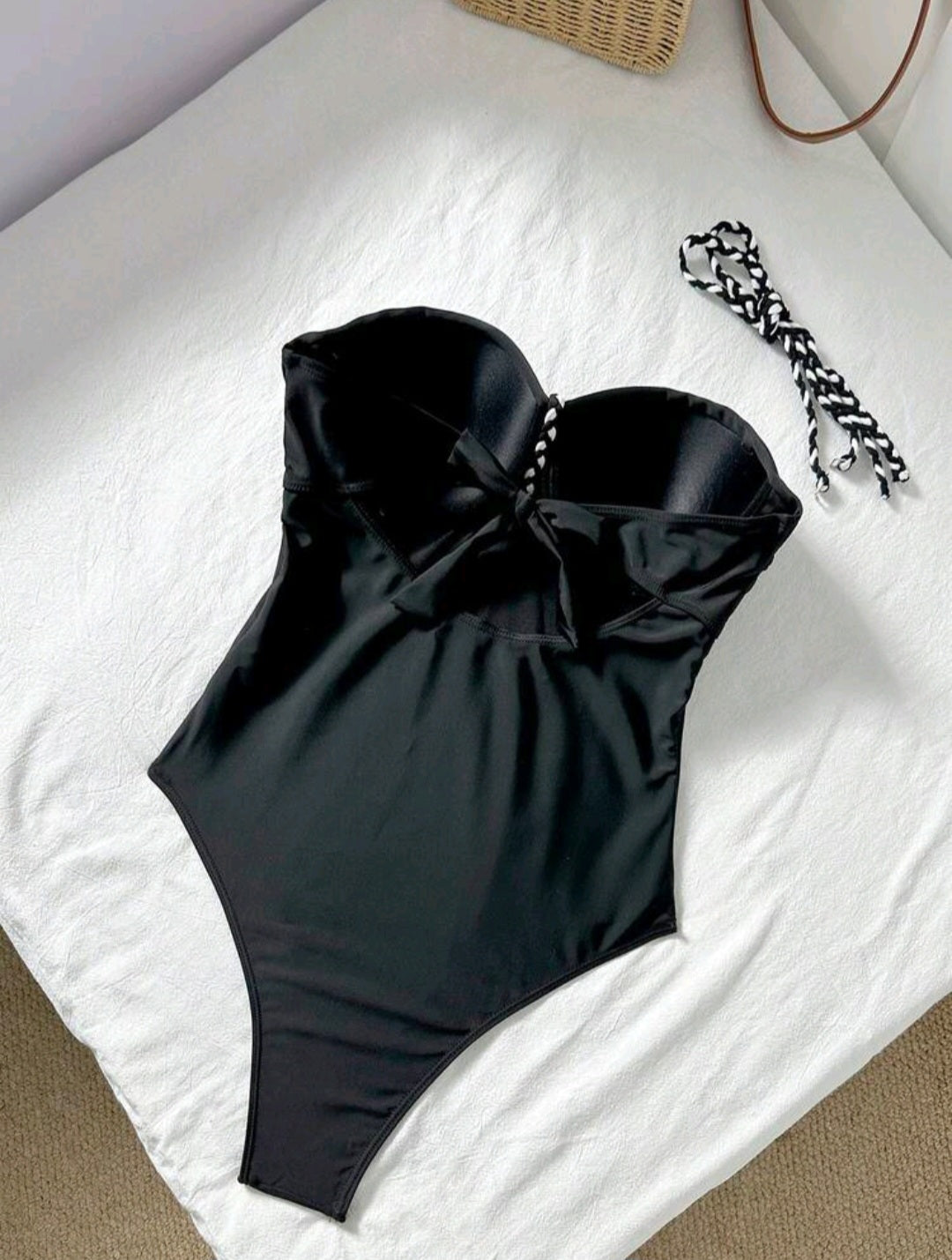 Trendy One Piece Strapless Black Swimsuit