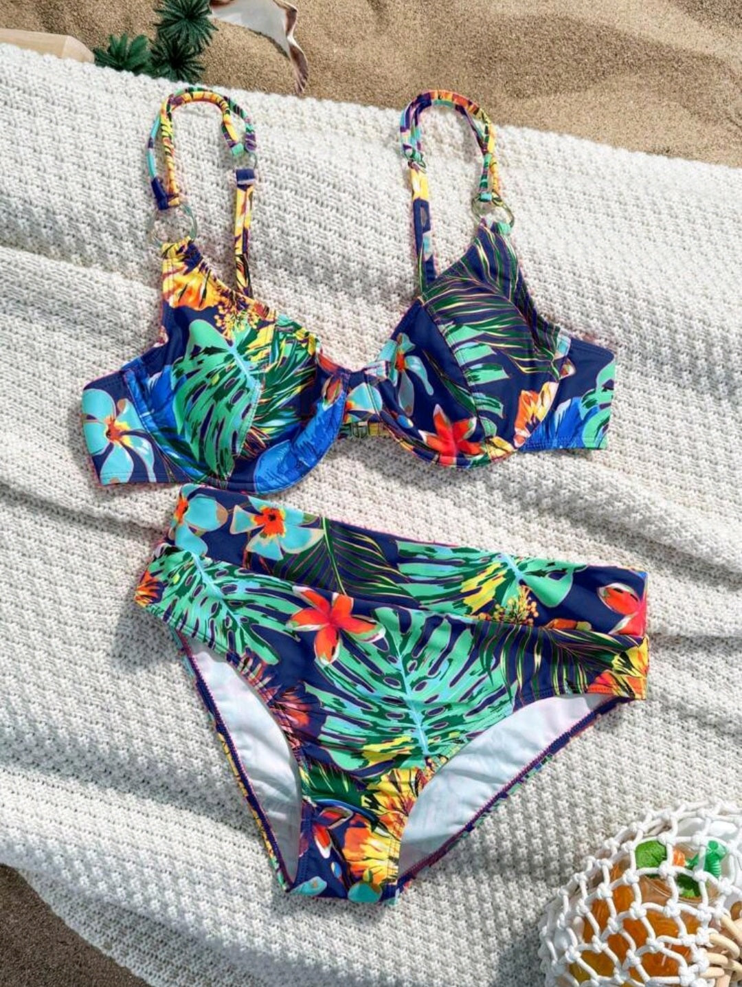 Trendy 2 Pieces Tropical Swimwear
