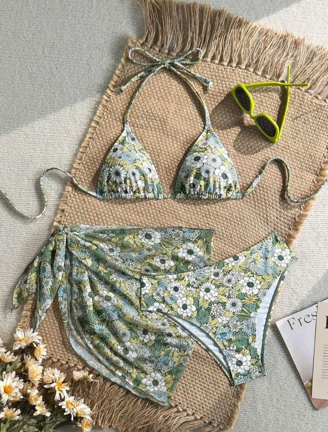 Trendy 3 Pieces Triangle Floral Green Swimwear
