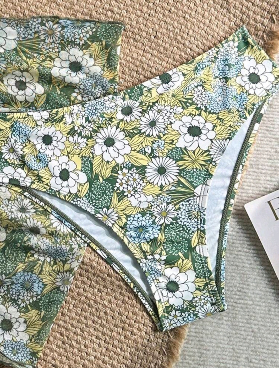 Trendy 3 Pieces Triangle Floral Green Swimwear