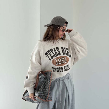 Trendy Embroidered Sweatshirt - Fleece inside