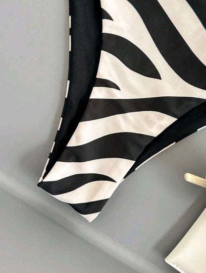 Trendy 2 Pieces Black&White Swimsuit