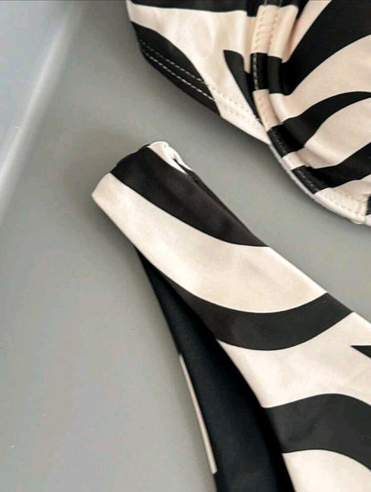 Trendy 2 Pieces Black&White Swimsuit