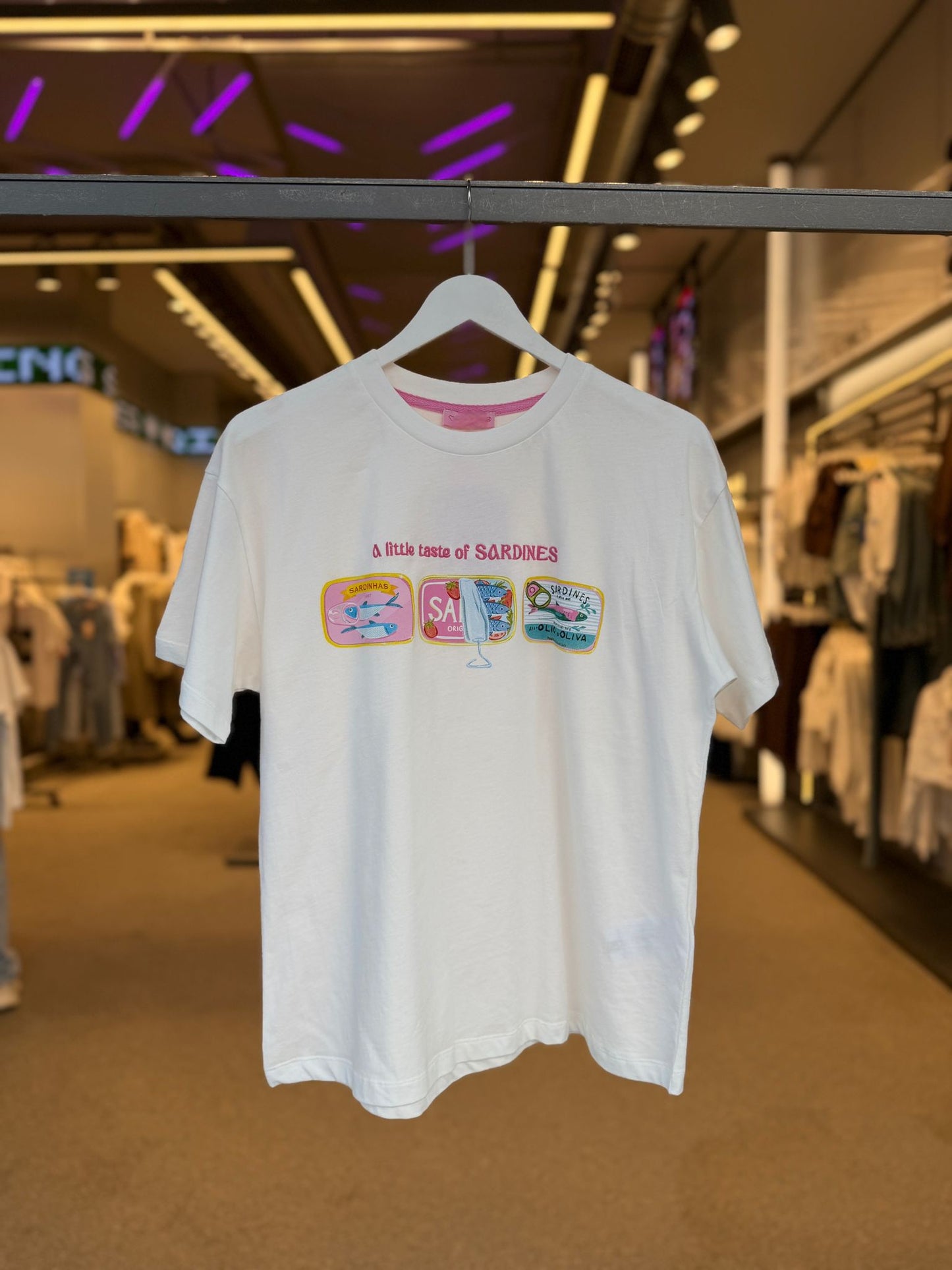 Trendy Embroidered Cotton T-Shirt - Sardines