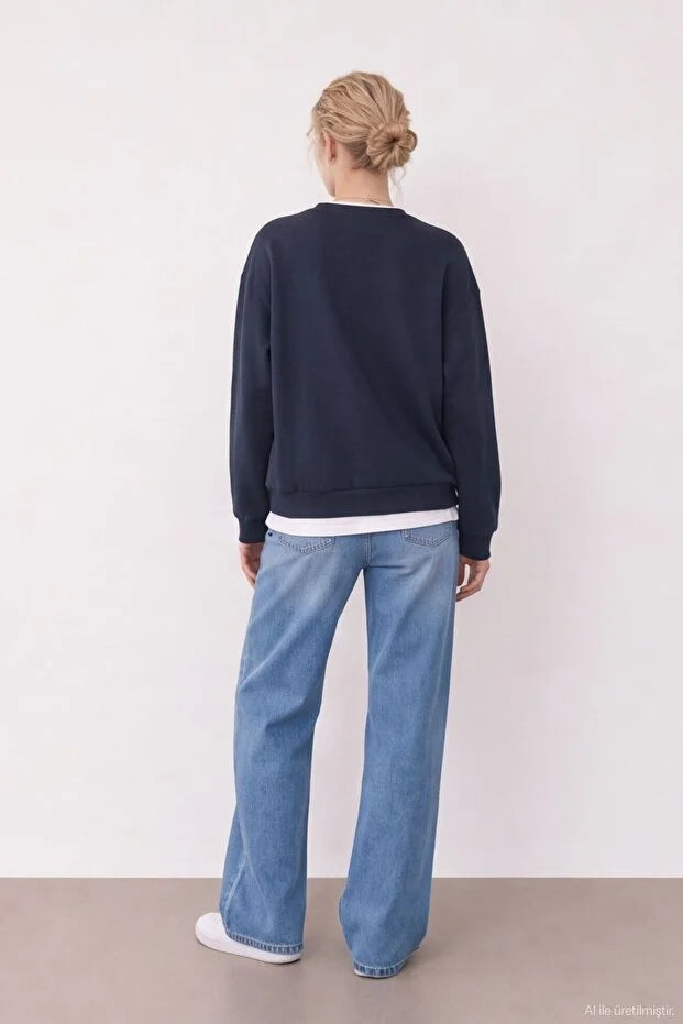 Trendy Embroidered Sweatshirt - Fleece Inside